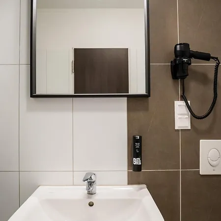 Apartmenthaus Neukoelln * Berlino