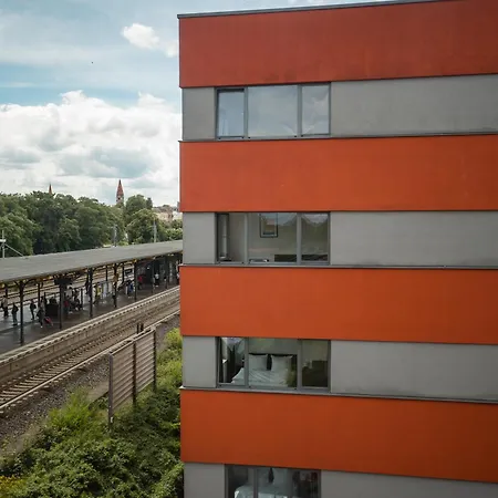Apartmenthaus Neukoelln Berlino